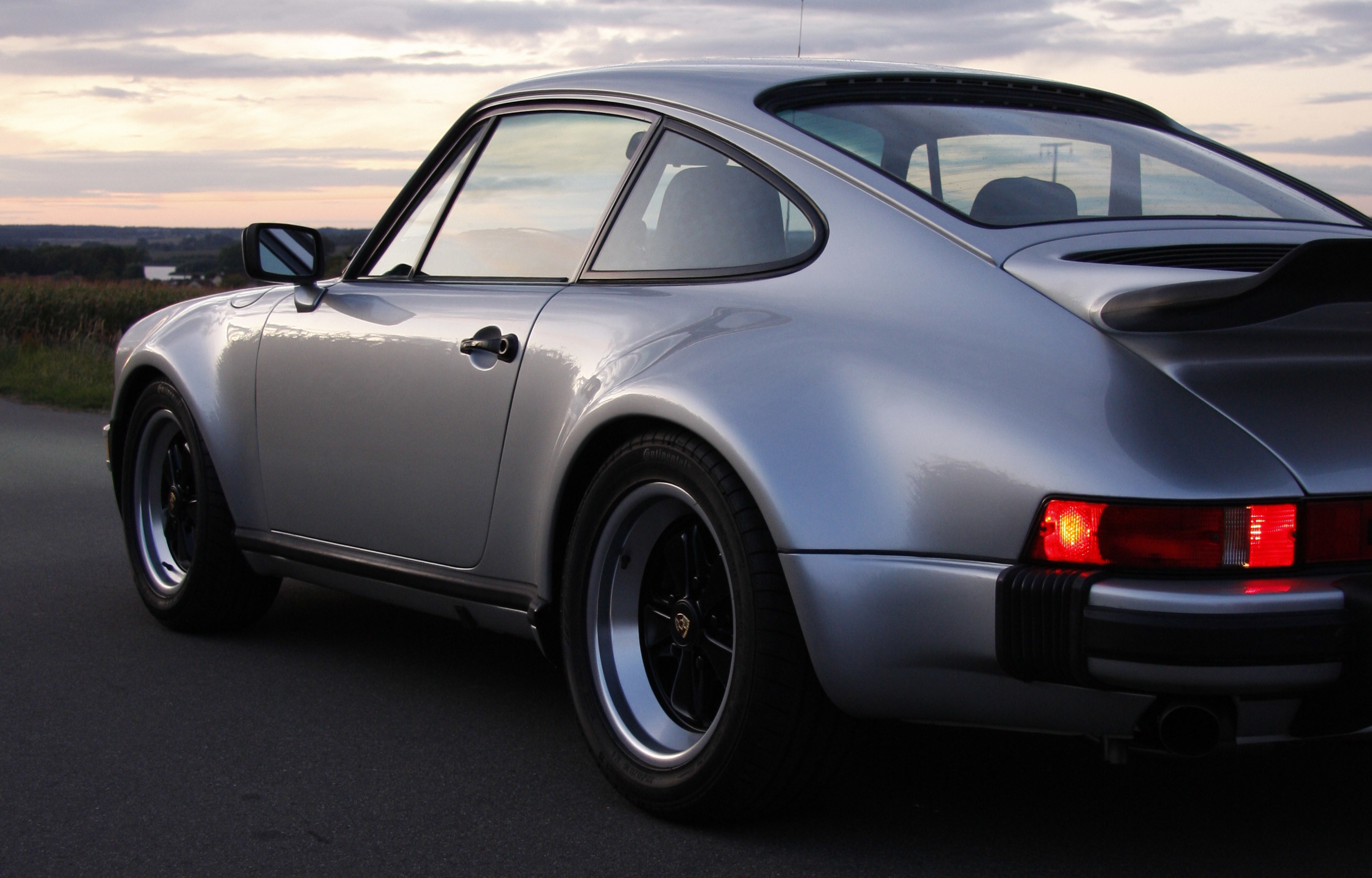 Default Hero Image Porsche 930 Turbo Landstrasse