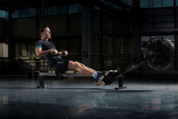 X-BIONIC Partialkompression Plus - stabilisiert den Oberkörper und sorgt für gleichzeitige Kühlung