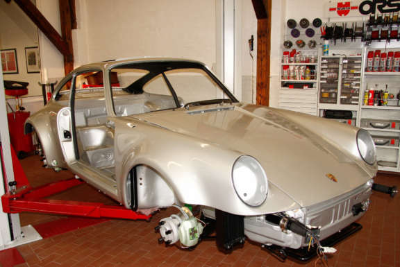Komplett Restauration Porsche 930 Silber Metallic