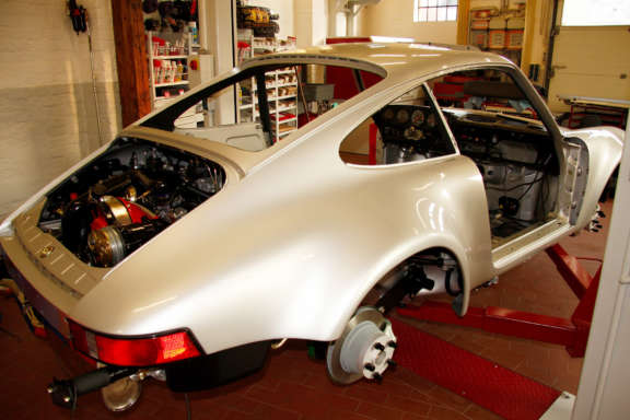 Komplett Restauration Porsche 930 Silber Metallic