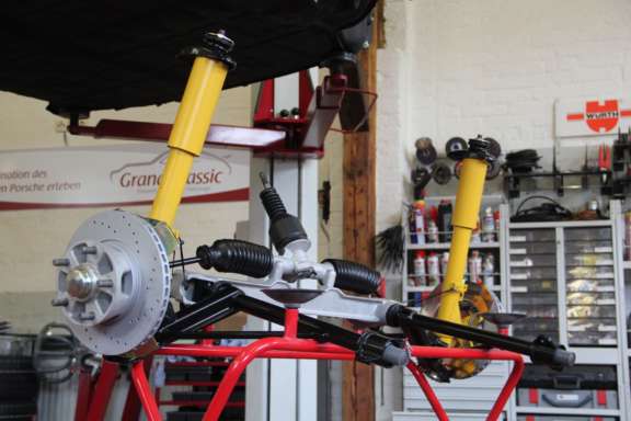 Überholung Fahrwerk und Bremsanlage