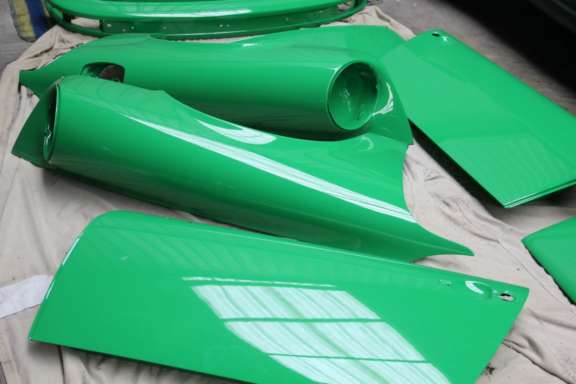 Lackierung Karosserie und Anbauteile