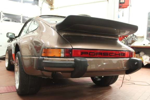 Endmontage Porsche 930 Turbo