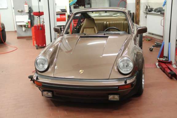 Endmontage Porsche 930 Turbo
