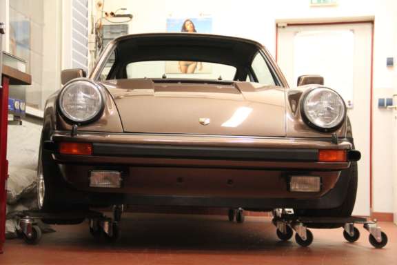 Endmontage Porsche 930 Turbo