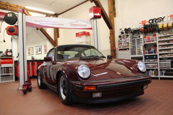 Restaurations-Ergebnis - Porsche 911 Carrera 3.2 (Rubinrot-metallic)