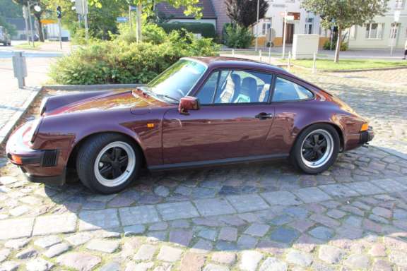 Restaurations-Ergebnis - Porsche 911 Carrera 3.2 (Rubinrot-metallic)